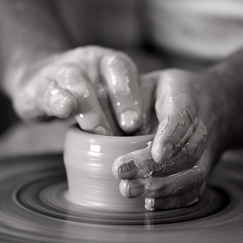 City to Cottage® - Grand service à thé | Rouge et Blanc | Points | Fait à la main | Théière en céramique 1,7 litres, pot à lait, sucrier