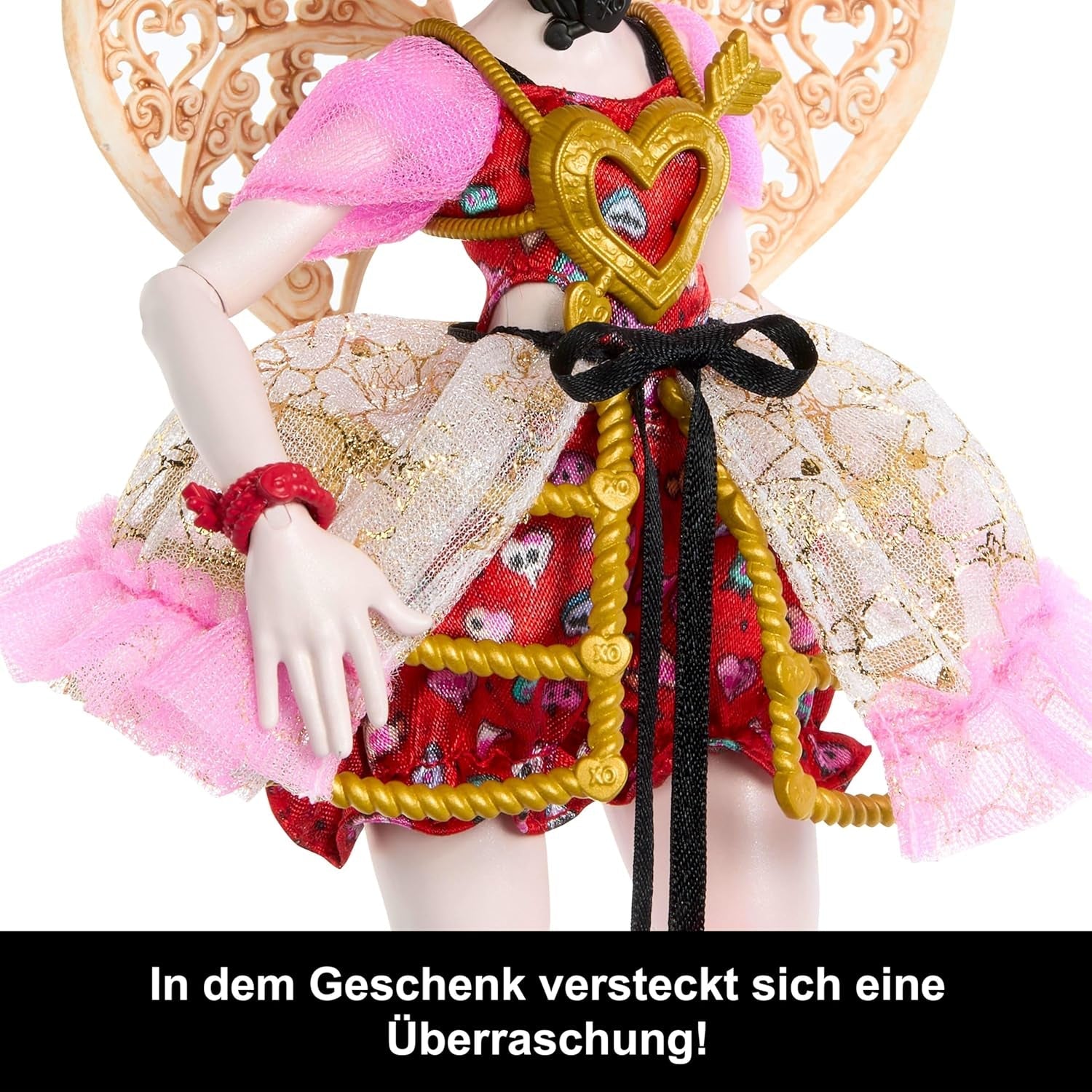 Păpușa Monster High Scary Sweet Birthday, Cupid Asteria, într-o rochie de petrecere roz și roșie, cu accesorii tematice precum invitație, balon, cadou și multe altele, JBG77