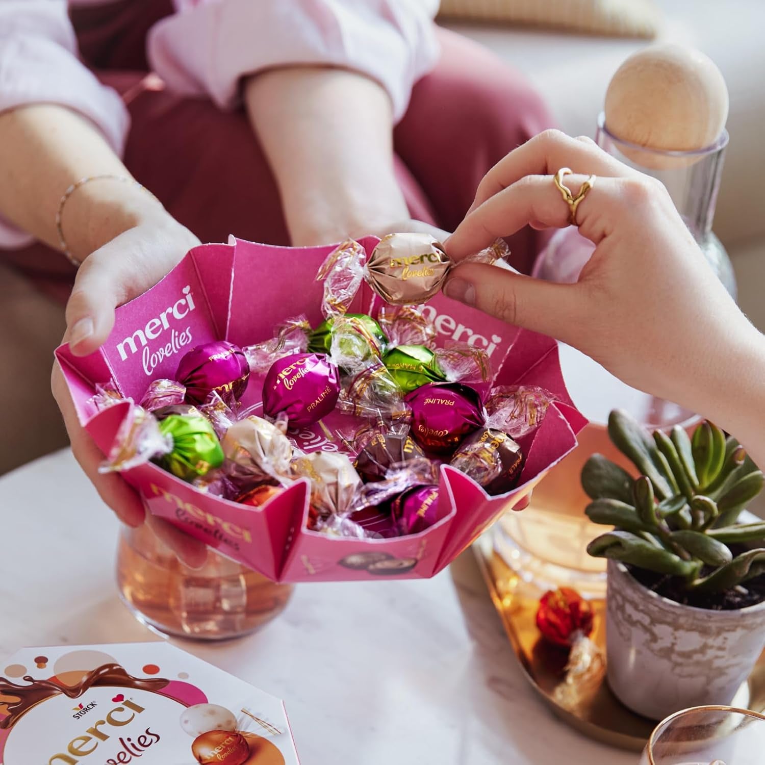 merci lovelies Classic – 1 x 185g – Coffret praliné de 5 spécialités chocolatées fourrées – Boules de chocolat à partager et à offrir
