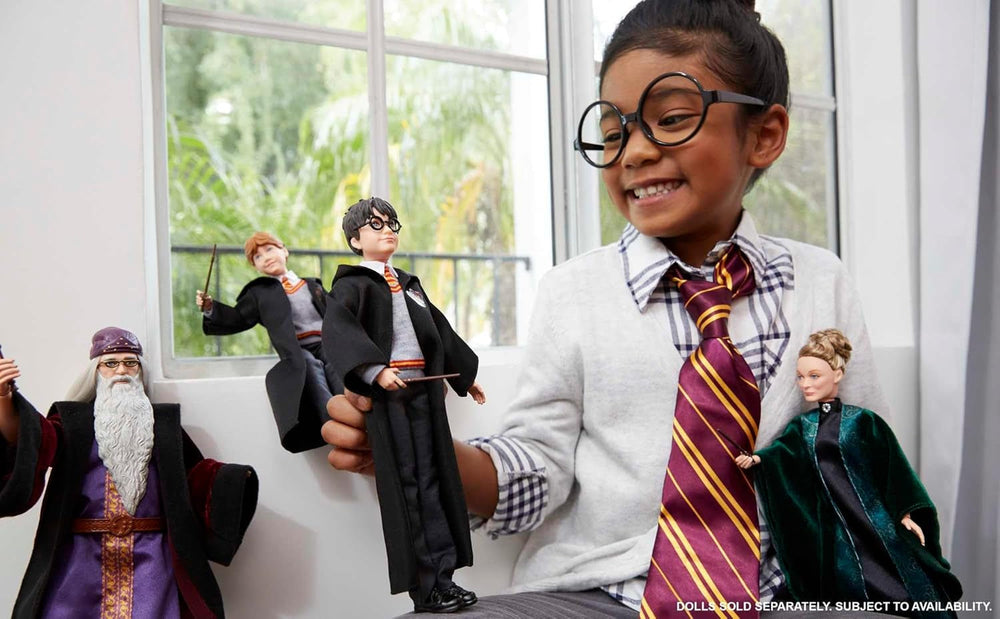 Mattel Harry Potter - Poupée de collection (26 cm environ) avec uniforme de Poudlard, robe et baguette de Gryffondor, jouet à partir de 6 ans FYM50 Figurines Naty Shop
