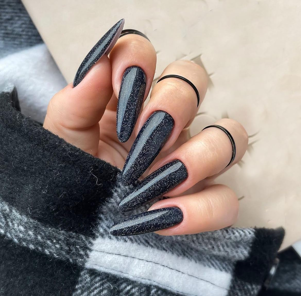 Moonglow longs ongles Stiletto laiteux blanc rose dégradé paillettes Cool faux ongles avec colle rose Ombre paillettes ongles artificiels