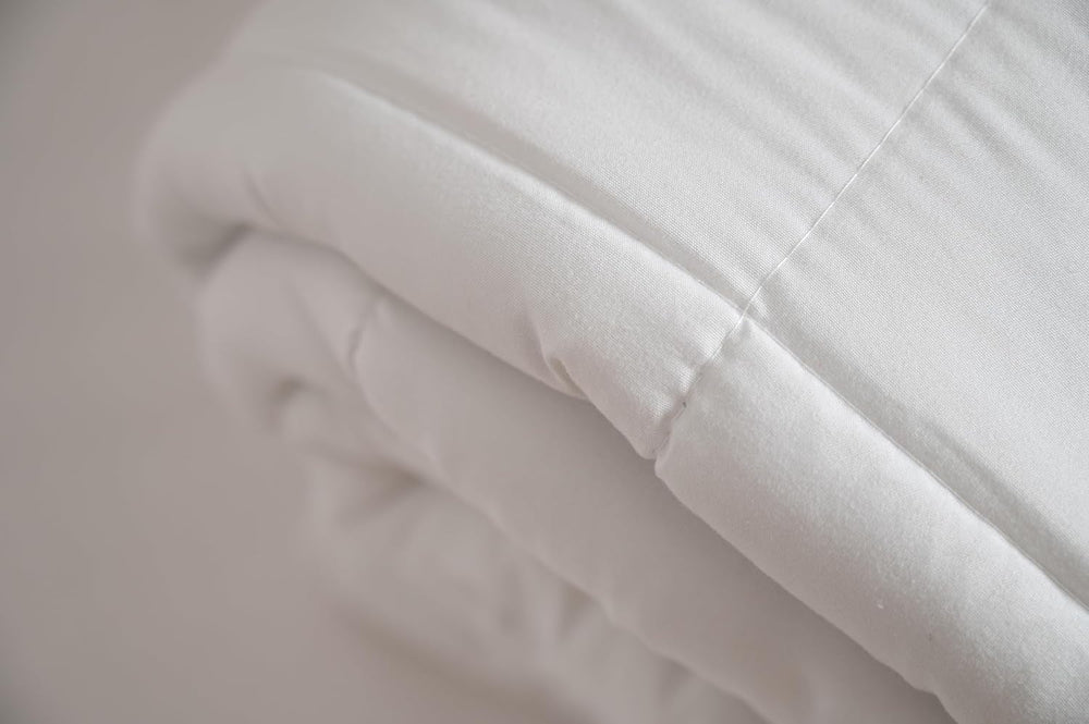 Couette TRAMAS+ 200 Gr/M² pour lit en fibres creuses siliconées - 150X220 Cm - Certifié Oeko Tex - Blanc, doux, chaud, minimaliste - Lit 90 Cm Couettes et couettes Naty Shop