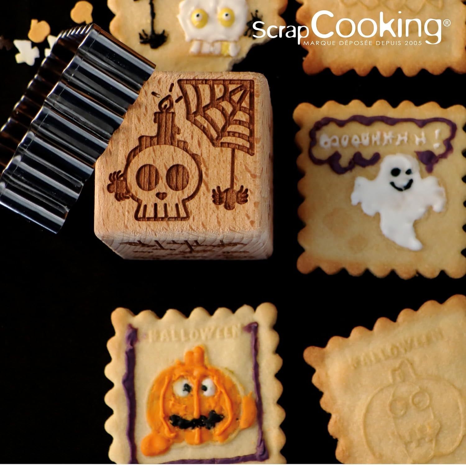ScrapCooking – Ștampilă din lemn pentru patiserie cu modele de Halloween – cu 1 formă de biscuiți și formă de cub cu 5 fețe gravate în relief – 5298