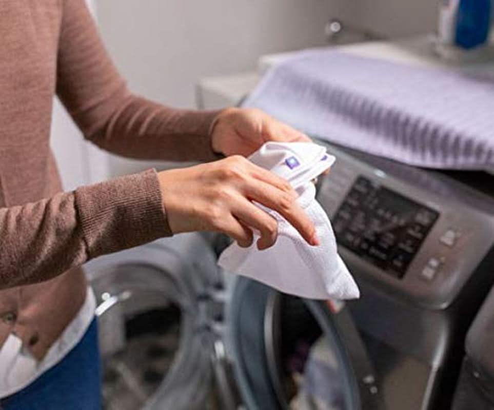 Coussinets d'allaitement lavables Lansinoh - Lot de 4, incluant filet à linge - Ultra absorbants, super doux et réutilisables Accessoires d'alimentation et d'allaitement Bebe Naty Shop