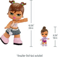 Bratz Big Babyz Yasmin – 34 cm große Sammlerpuppe, Inklusive Haustier, Accessoires und Echter Mode