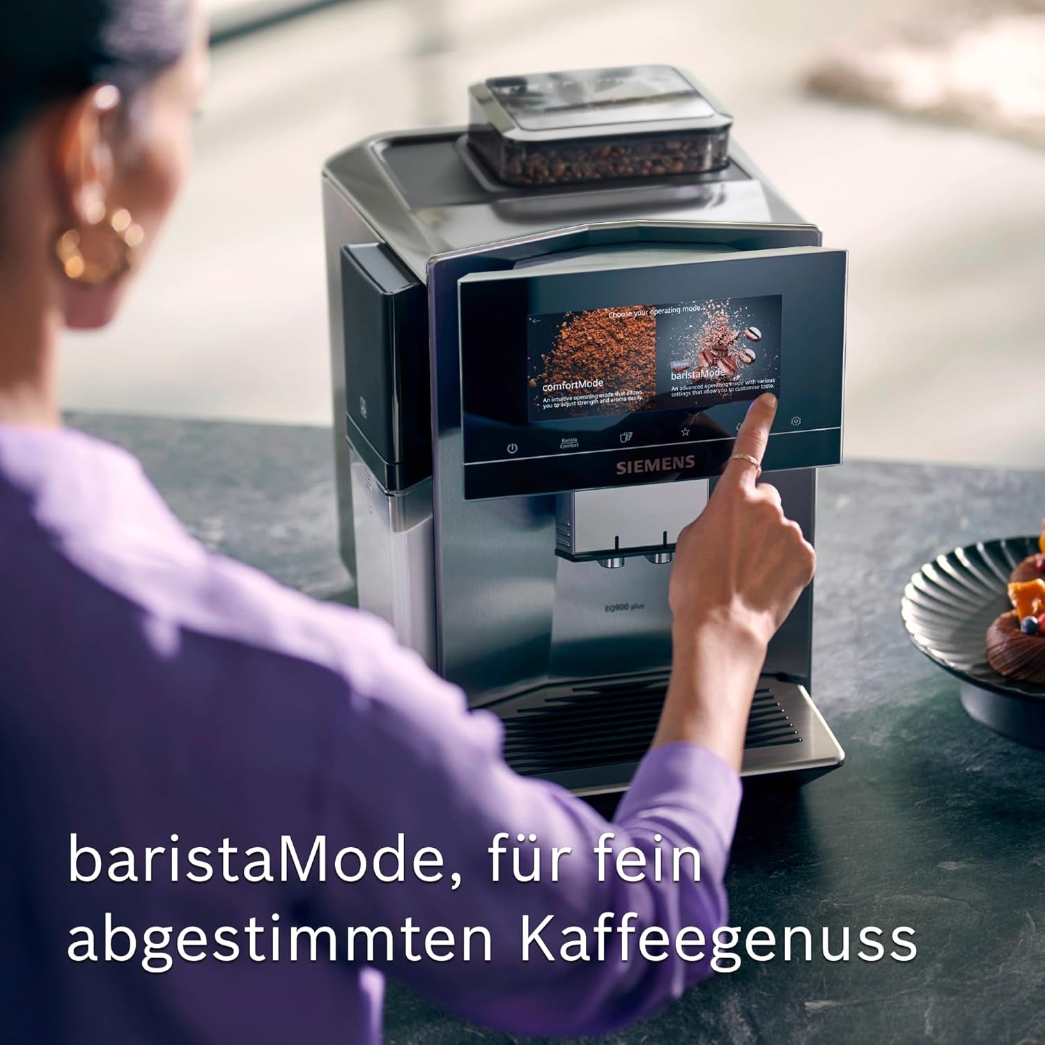 SIEMENS EQ900 TQ905D03 machine à expresso entièrement automatique, contrôle par application, écran tactile complet, mode barista, réduction du bruit, jusqu'à 10 profils, broyeur premium, nettoyage vapeur automatique, 1500 W, acier inoxydable