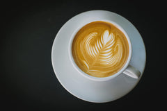 Caffe Crema E Aroma Kaffeebohnen 2kg (4x500g), Barista Kaffee schokoladig et säurearm, Espressobohnen kräftig, Bohnenkaffee mit Arabica et Robusta, fine Crema, idéal pour Milchkaffee