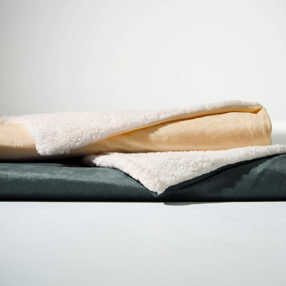 Aqua-Textil Couverture câline moelleuse 150 X 200 Cm Gris Blanc Mélange Peluche Couverture TV Couvre-lit Sherpa Polaire Oeko-Tex Ottawa Lits et Couvertures Besuche den aqua-textil-Store Gris Nicki Literie 200 X 220 Cm