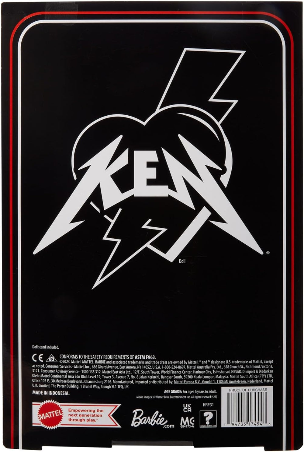 Poupée Ken de collection Barbie le film portant un grand manteau en fausse fourrure et un gilet à franges noir avec bandana, HRF31