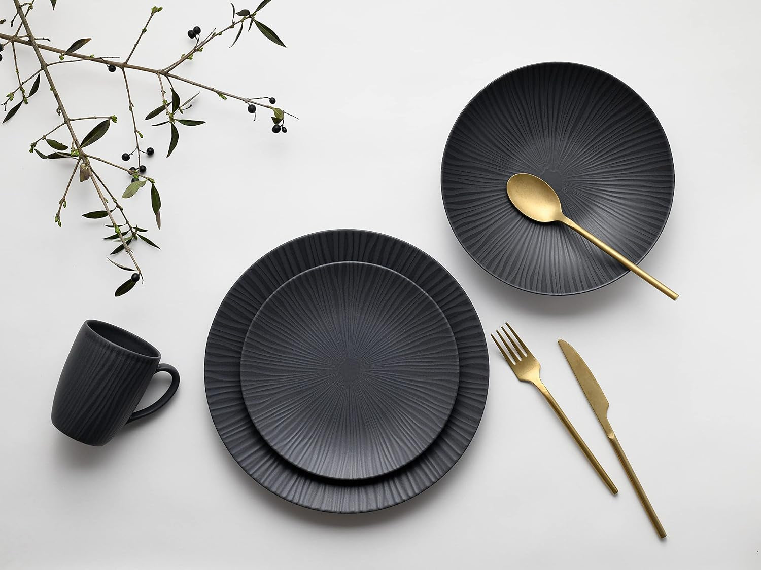 CreaTable, 20537, Vesuvio Black Series, service de table 16 pièces, service combiné en porcelaine, passe au lave-vaisselle et au micro-ondes, fabriqué au Portugal