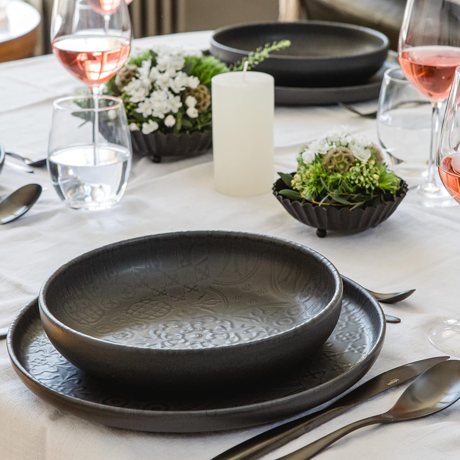 MÄSER 934064 Service de table moderne vintage pour 2 personnes, design mauresque avec vernis mat, service de table 8 pièces, assiettes et bols en céramique de haute qualité, grès, noir