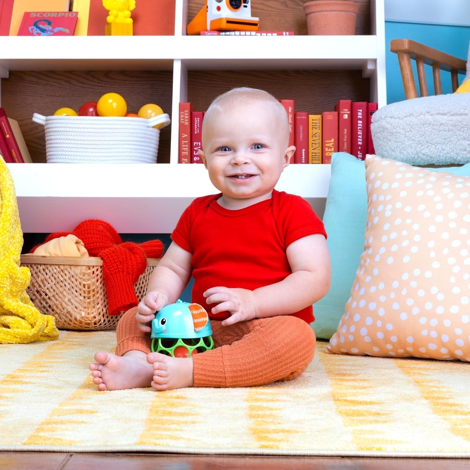 Bright Starts Giggle & Glow Bell Glow in the Dark Elephant Toy Oball Facile à attraper Nouveau-né + Jouets pour bébé unisexe Naty Shop