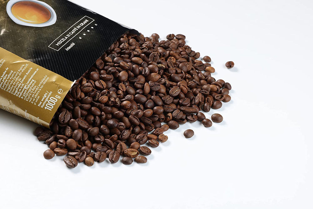 Segafredo Zanetti Selezione Espresso - Grains entiers (paquet de 1 kg) - Convient à toutes les spécialités de café italiennes - Torréfaction moyenne à foncée, saveur forte et intense