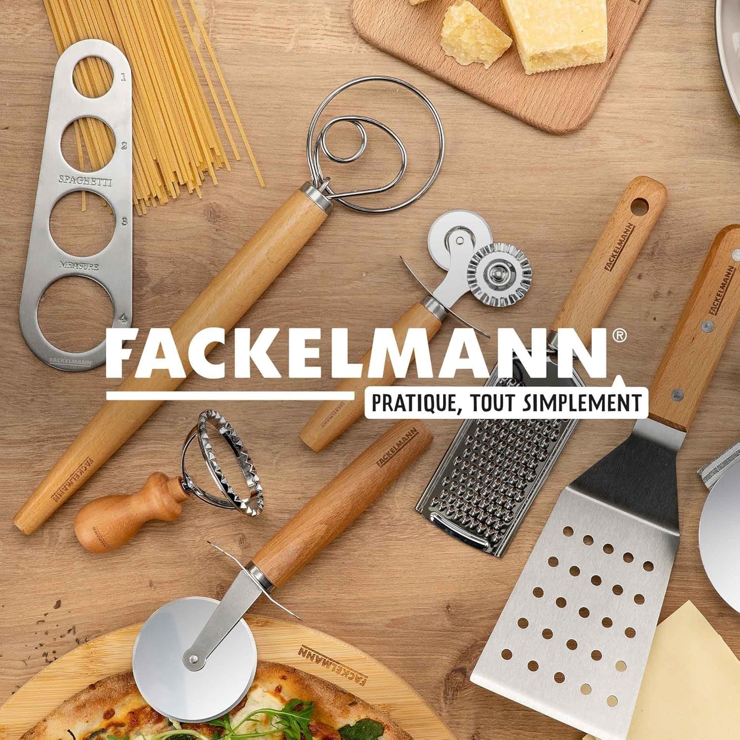 Roulette à pâtisserie Fackelmann pour raviolis, Maultaschen ou biscuits - Roulette à pâtisserie en alliage de zinc en acier inoxydable - pour pâtes maison - Manche ergonomique en bois de hêtre