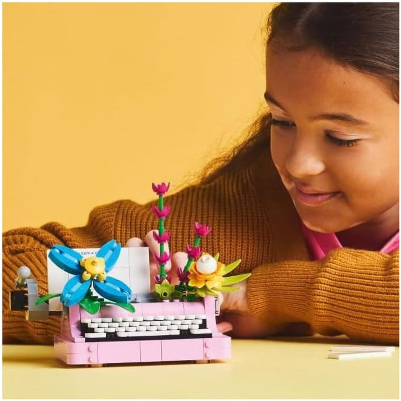 Machine à écrire LEGO Creator 3In1 avec fleurs - jouet transformable en modèle Keytar ou en pot de fleurs avec cahier et stylo - jeu de construction - cadeau pour filles et garçons à partir de 8 ans 31169 Jeux de construction Besuche den LEGO-Store
