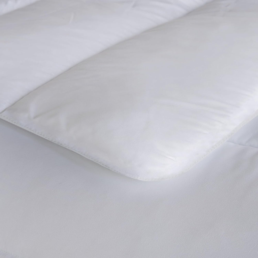 BOHÈME | Couette/ Garnissage lit 120 cm, couette 300 G/M², garnissage hypoallergénique en fibres respirantes anti-acariens, garnissage extra doux et antibactérien, dimension 200 X 200 cm Couettes et couettes Naty Shop