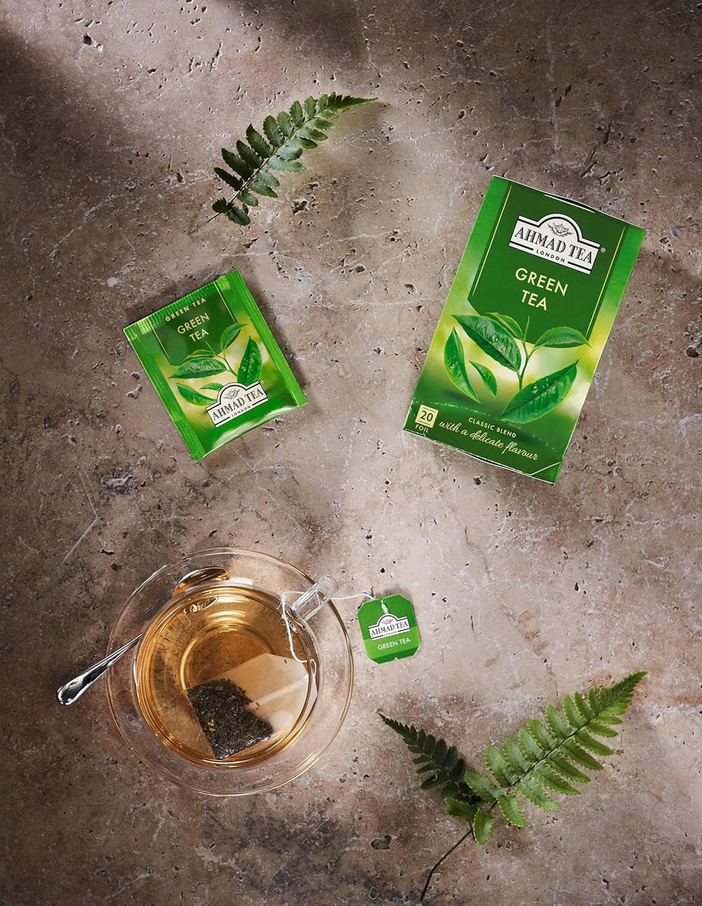 Ahmad Tea - Thé vert - Sachets de thé scellés emballés individuellement contenant 2 g de thé par portion - 20 sachets de thé avec ruban adhésif