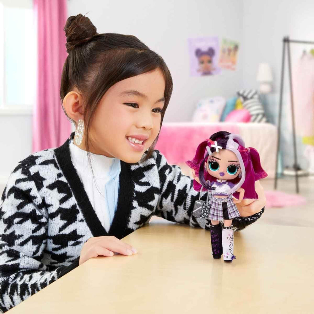 L.O.L. Surprise! Tweens Serie 4 Modepuppe - JENNY ROX - Packe 15 Überraschungen und Fabelhafte Accessoires aus - tolles Geschenk für Kinder ab 4 Jahren