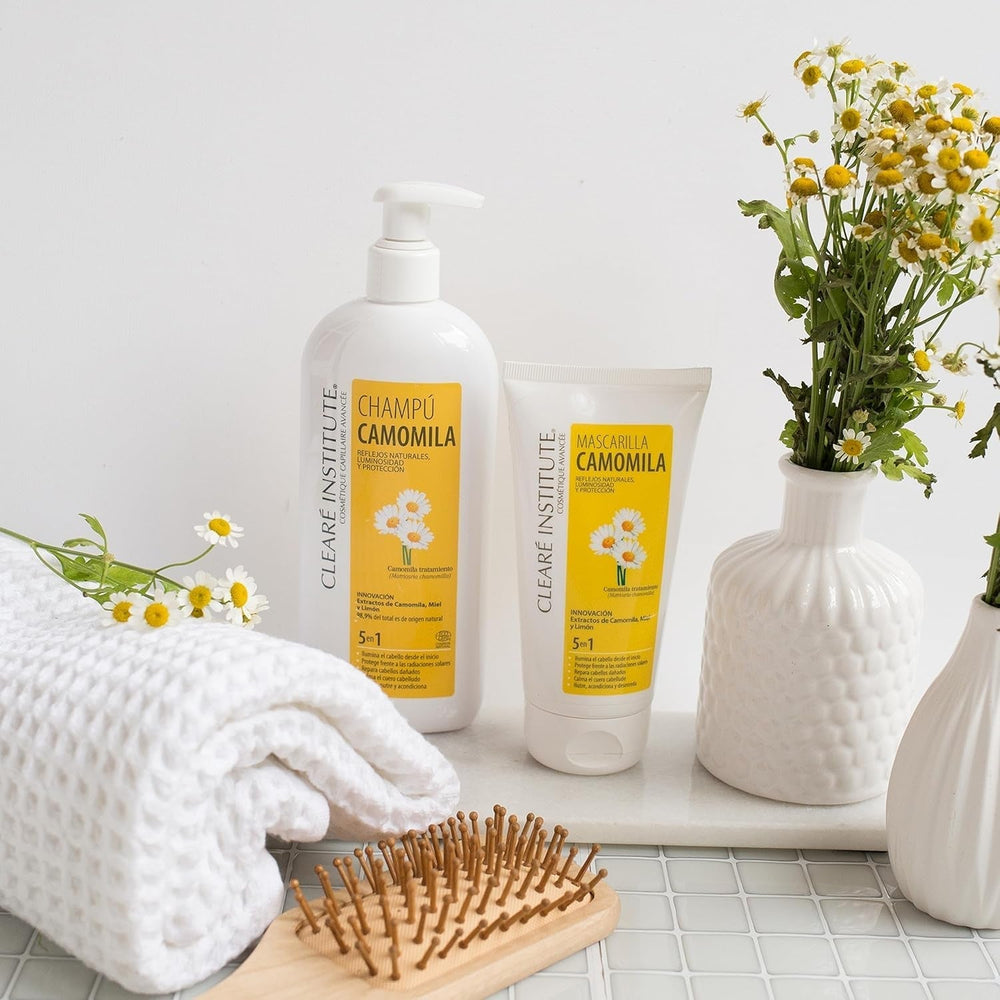 Institut Clearé | Masque à la camomille | Nourrit, conditionne et démêle | Brillance et brillance dorées | 97% d'ingrédients naturels | Apaise le cuir chevelu À l'extrait de camomille | Masque capillaire Naty Shop 150 ml