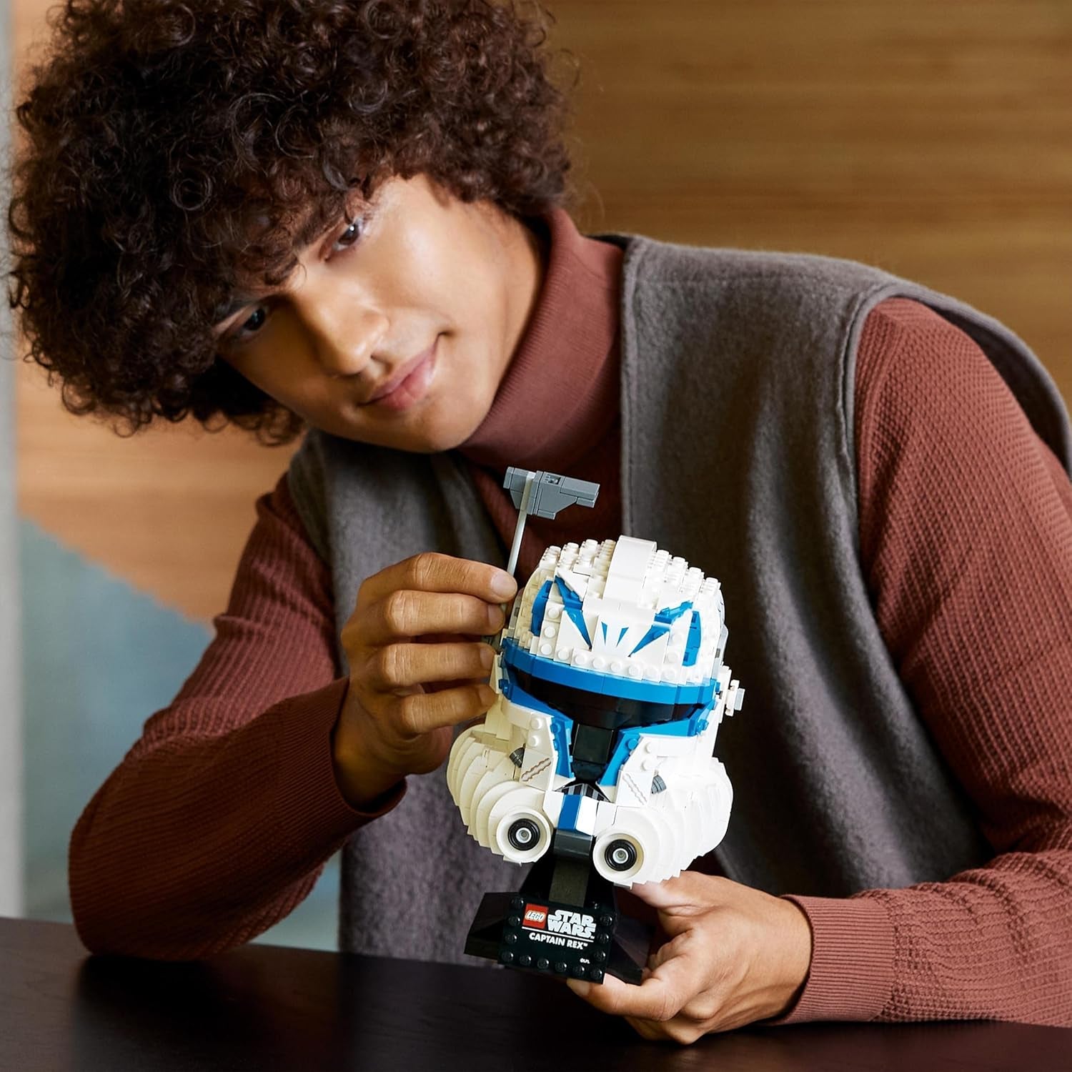 LEGO 75349 Star Wars Captain Rex Helm Set, The Clone Wars Modell Sammlerstück für Erwachsene, 2023 Serie, Erinnerungsstück und Geschenk-Idee