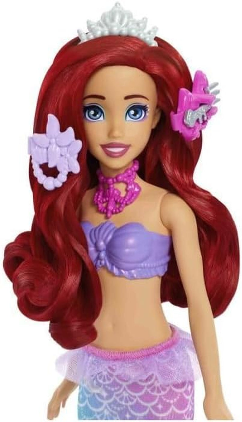 Mattel Disney Princess Toys, poupée mannequin Arielle sirène avec queue amovible, table de maquillage avec 5 surprises pop-up répétables et 5 accessoires, JBF86 Naty Shop Dolls