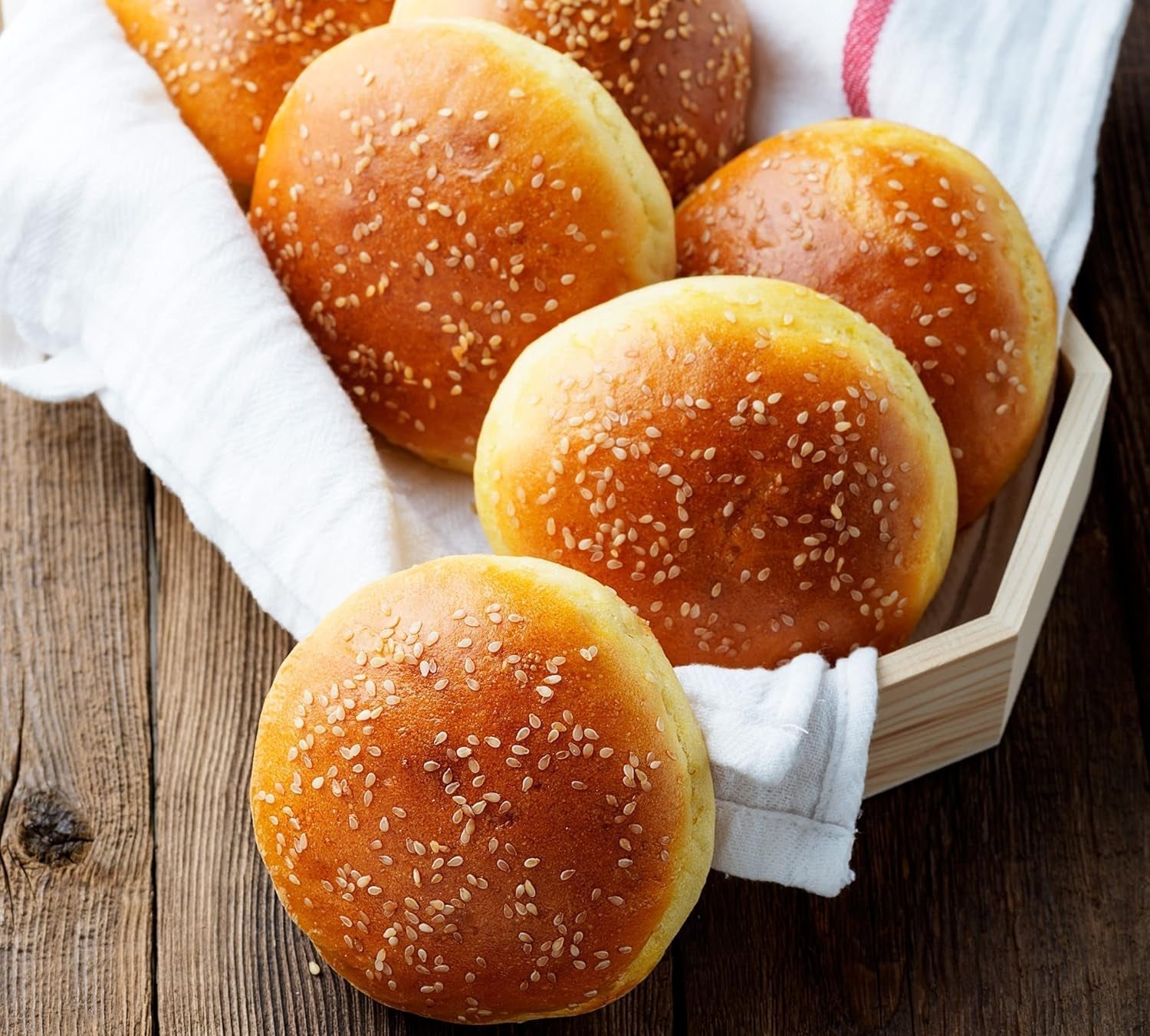 Hamburgerbrötchen, Perforiert, Antihaftbeschichte, 4 Runde Mulden Mit Je 12 Cm, Pfannengröße 28 X 28 Cm, 2.5 Cm Tief, Mittelgroß, Schwarz Moules et plaques pour la pâtisserie Naty Shop