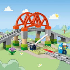 LEGO DUPLO Town Railway Bridge and Tracks - Ensemble d'extension, Cadeau pour les enfants à partir de 2 ans, Ensemble de construction et de reconstruction, Ensemble de développement préscolaire, Jouet éducatif 10426 Jeux de construction Besuche den LEGO-Store