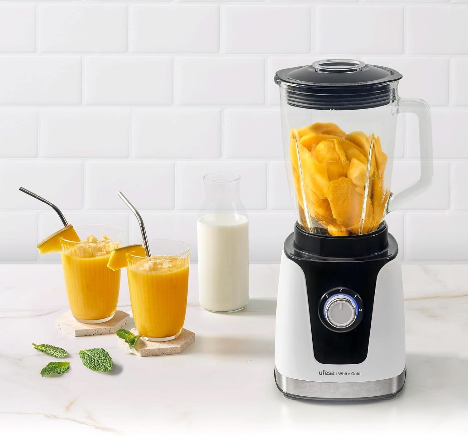Batteur sur socle Ufesa White Gold, 1500W Leistung, 1,5L Glaskrug, Geschwindigkeitsregler Mit Led-Licht, Ice Crusher, 6 Herausnehmbare Edelstahlklingen, 2 Geschwindigkeiten + TURBO Mother and Child Naty Shop