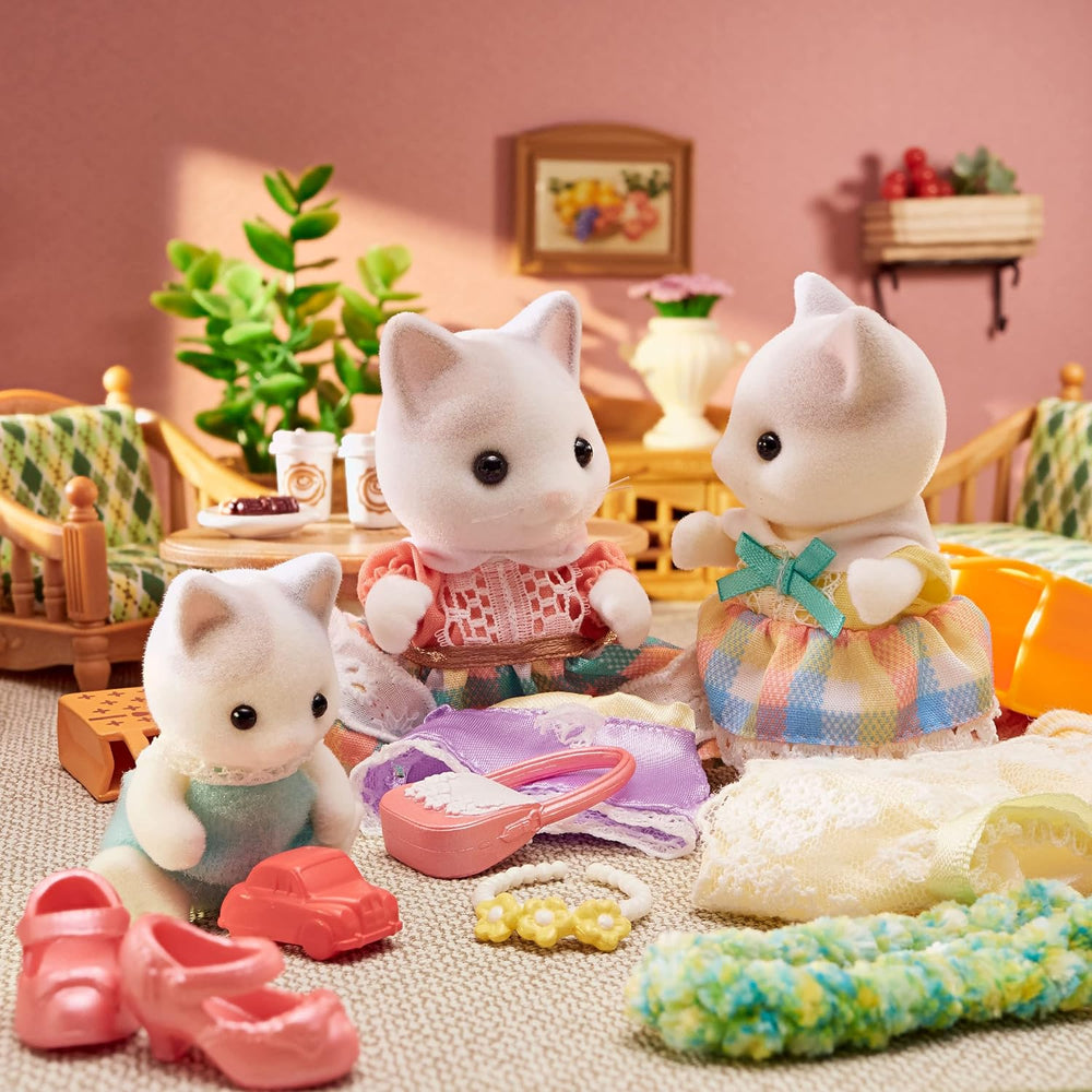 Sylvanian Families - 5738 Famille de chats de lait - Figurines de maison de poupée