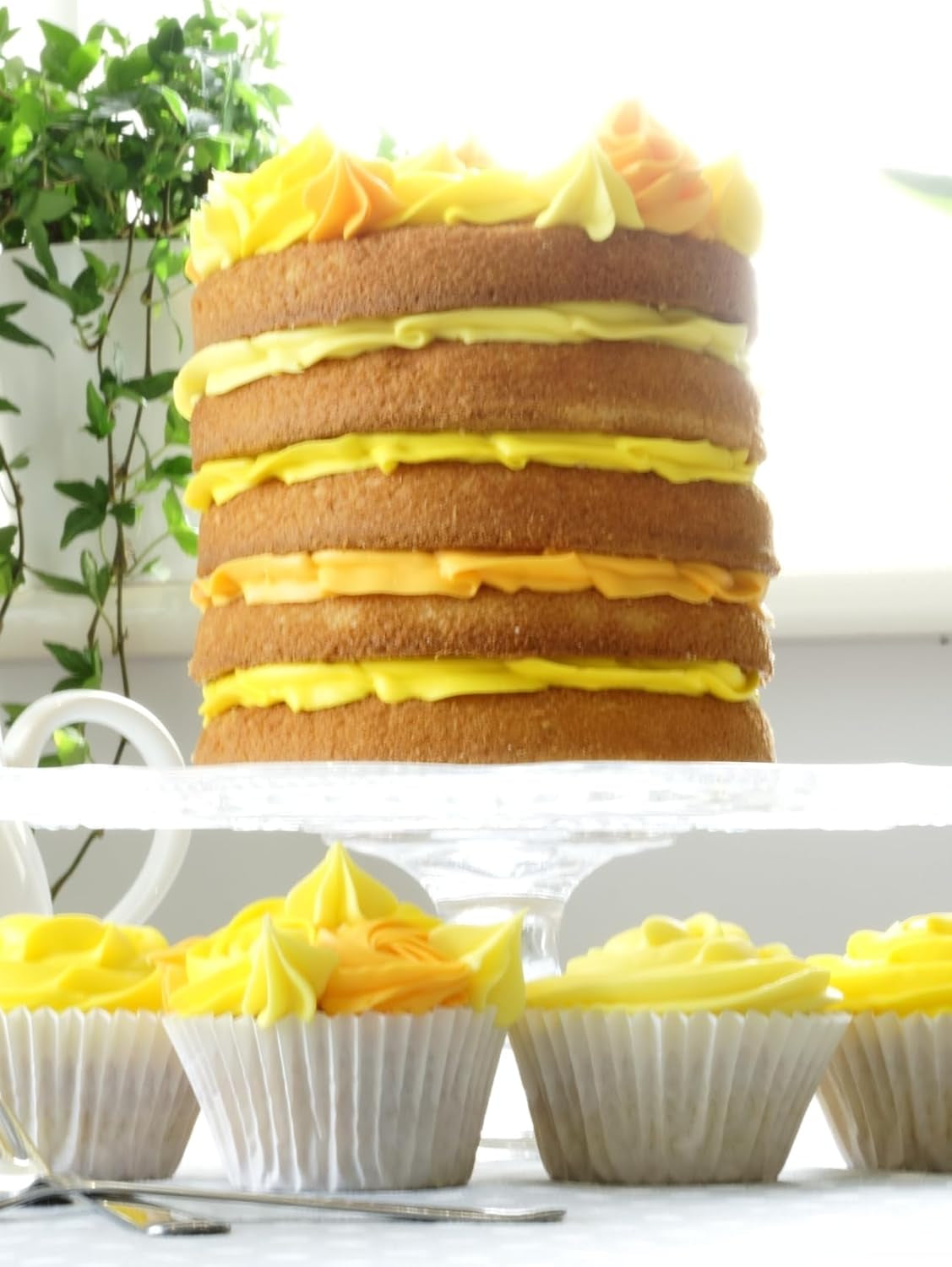 Sugarflair Pasta Colorant Alimentaire Jaune Lot de 4 Pâtes Colorant Alimentaire Fondant Massepain Pâte à Sucre Crème Au Beurre et Plus encore : Jonquille Canari Jaune Crème Oeuf Melon Lot de 4