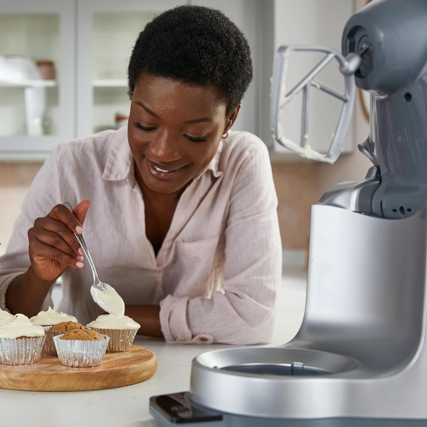 Kenwood Prospero+ KHC29A.R0SI Machine de cuisine, 4,3 L Edelstahlschüssel, Inkl. 10-Teiligem Zubehör-Set Mit Fleischwolf, Glas-Mixer, Zitruspresse, Entsafter Und Mehr, Inkl. Easyweigh Waage, 1000W, Argent Mère et Enfant Naty Shop