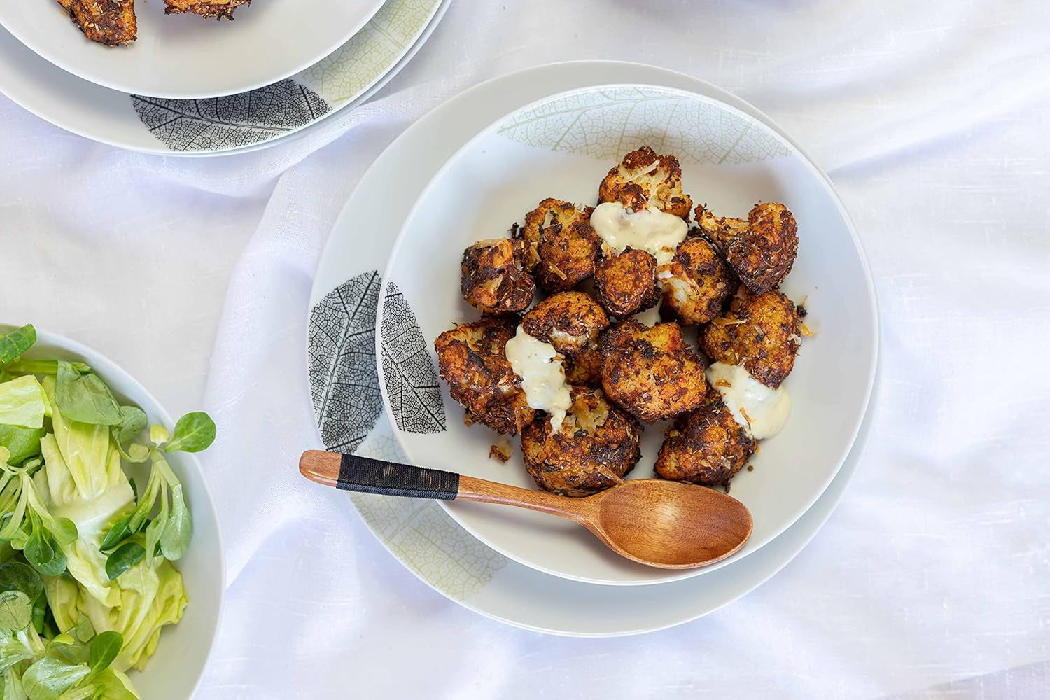 MÄSER 931215 Service de table joliment décoré pour 6 personnes, service combiné 30 pièces, avec formes sans cadre, porcelaine, blanc