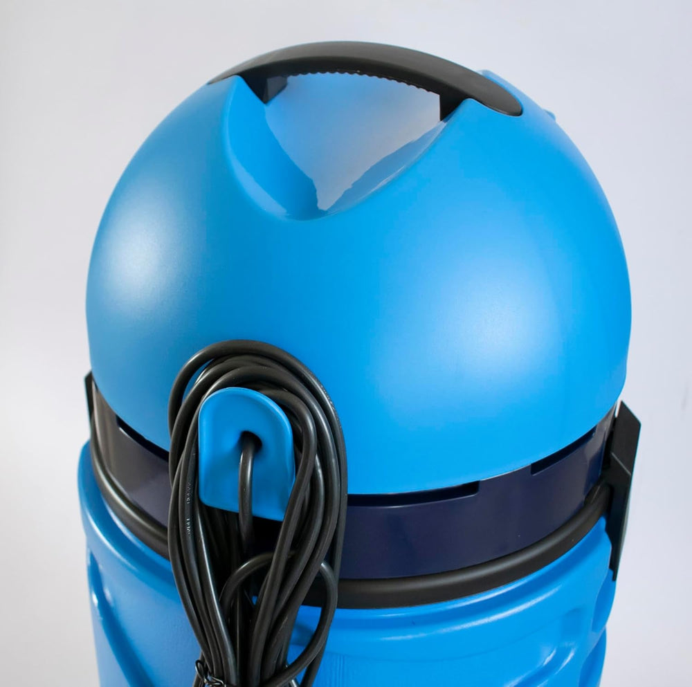Aspirator de piscină LAVOR SWIMMY, pentru curățarea practică a tuturor tipurilor de piscine. 1600 wați max, 27 kPa, 70 l/s, rezervor de 35 litri