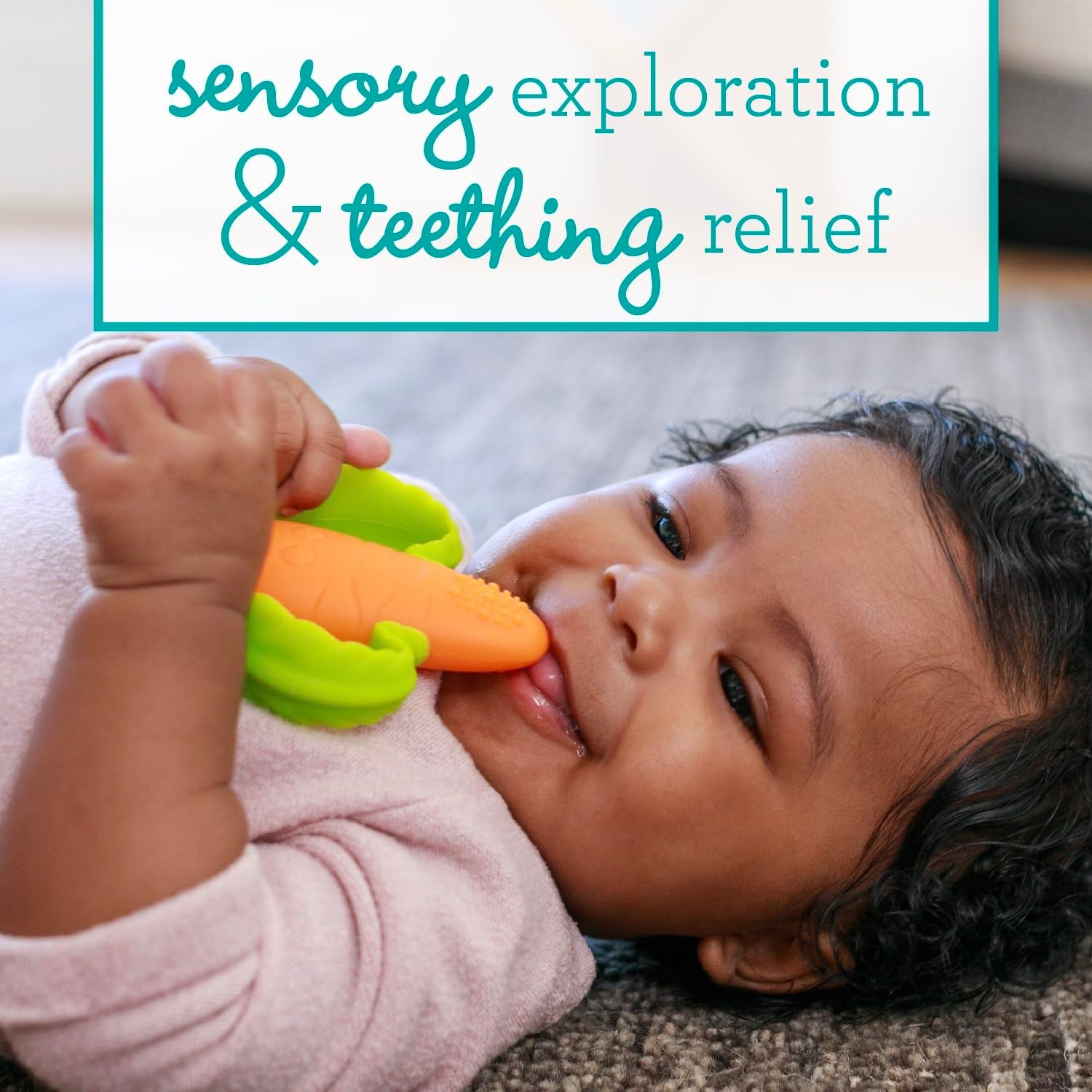 Infantino Lil' Nibbles, anneau de dentition en silicone texturé, jouet de dentition pour bébé sans BPA, doux, facile à tenir, stimulation sensorielle pour nourrissons, carotte