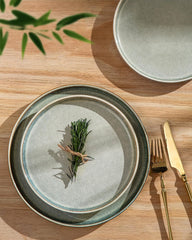 GBhome Service de Vaisselle en Céramique pour 6 Personnes 18 Pièces Service de Vaisselle en Porcelaine Fait Main à Glaçage Réactif Passe au Micro-Ondes et au Lave-Vaisselle Ensemble de Bols et Assiettes