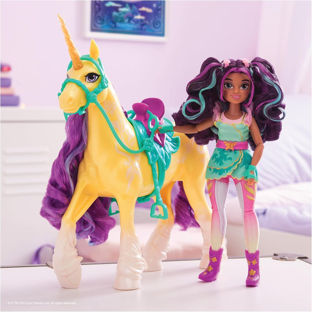 Unicorn Academy Ankleidepuppe Ava - la poupée originale pour la série Netflix fidèle, 24 cm de gros et avec 7 accessoires pour un jeu de rôle fantastique, pour les enfants de 4 ans