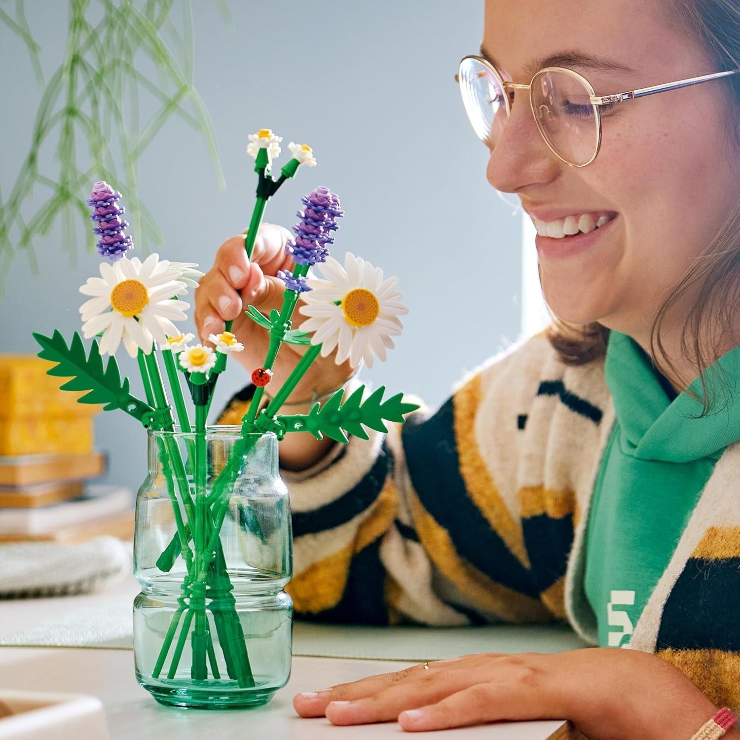 LEGO Botanicals Gänseblümchen - Strauß aus Kunstblumen mit Gänseblümchen & Lavendel - DIY Deko fürs Kinderzimmer - Geschenkidee zum Muttertag - 11508