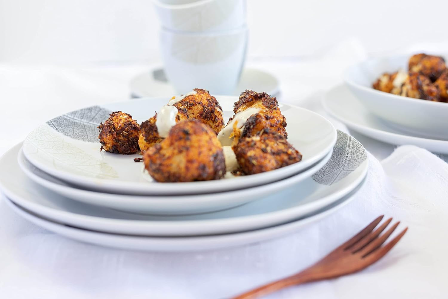 MÄSER 931215 Service de table joliment décoré pour 6 personnes, service combiné 30 pièces, avec formes sans cadre, porcelaine, blanc