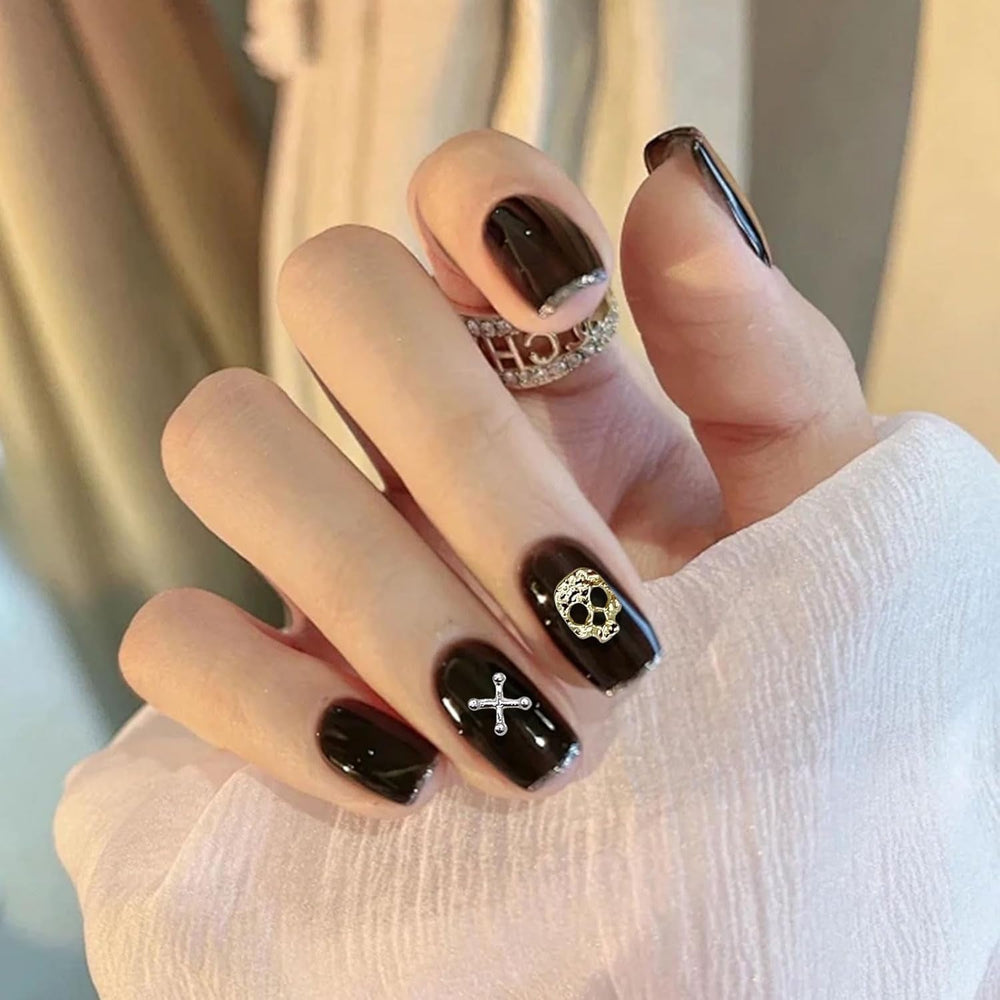 120pcs Croix Crâne Nail Art Décorations Ensemble Or Argent Métal Nail Art Charms Punk Alliage Nail Art Bijoux Pierres Étincelantes Accessoires