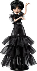 Poupée Monster High Wednesday, figurine de collection Rave'N Wednesday en robe gothique noire inspirée de la scène de danse, accessoires haut de gamme et support de poupée, HXJ03