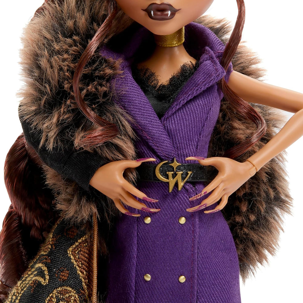 Monster High Doll House of Wolves Figurine de collection Clawdeen Wolf avec manteau en fausse fourrure jacquard veste violette robe pantalon doré et accessoires JDR66