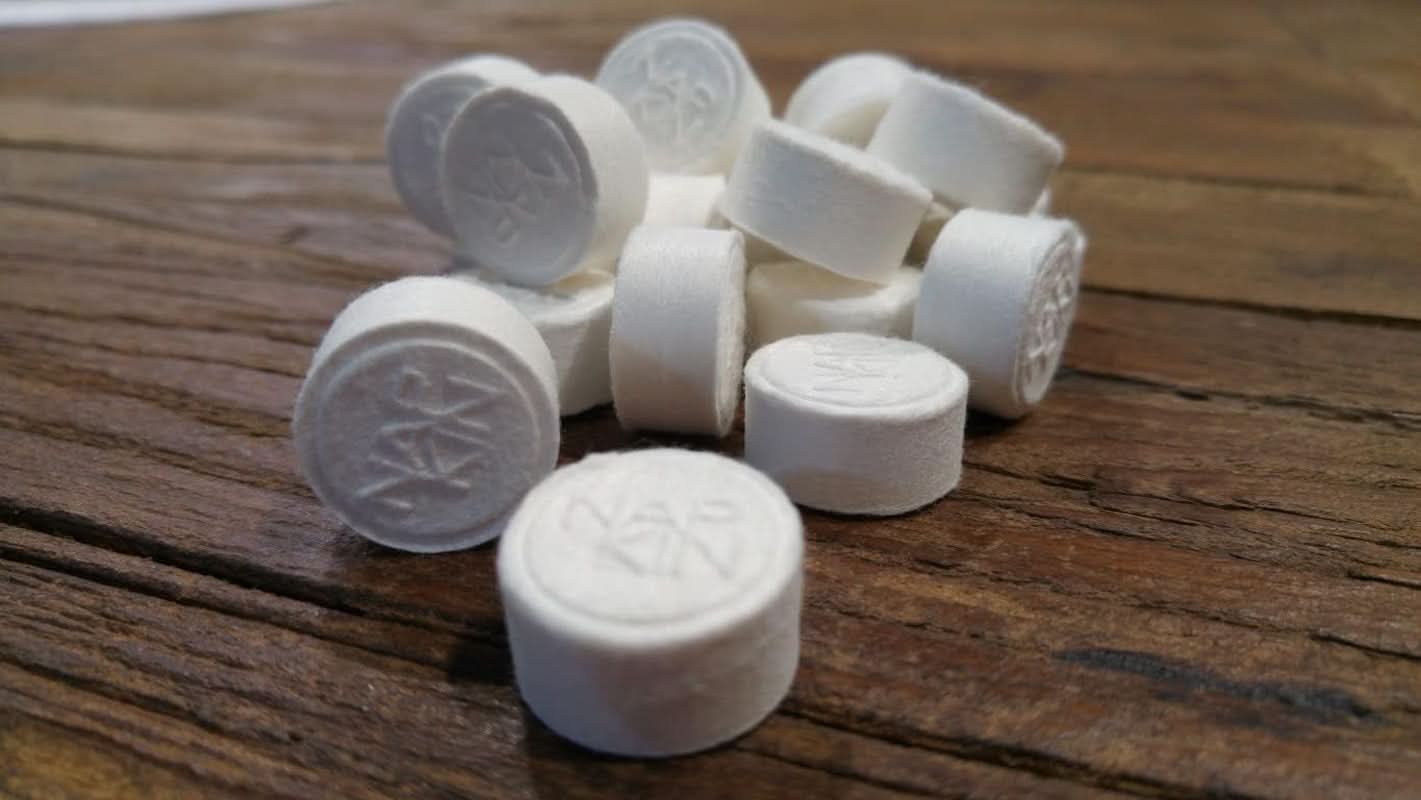 Lingettes nettoyantes compressées CREHO ONE 96 Lingettes Humides Bébé Naty Shop