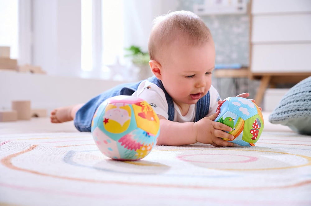 HABA Babyball Rainbow World - Minge moale de la 6 luni cu motive meteo colorate, Ø 11 cm, perfectă pentru prima prindere și jocuri cu mingea - 1306318001 Jucarii Bebe Naty Shop