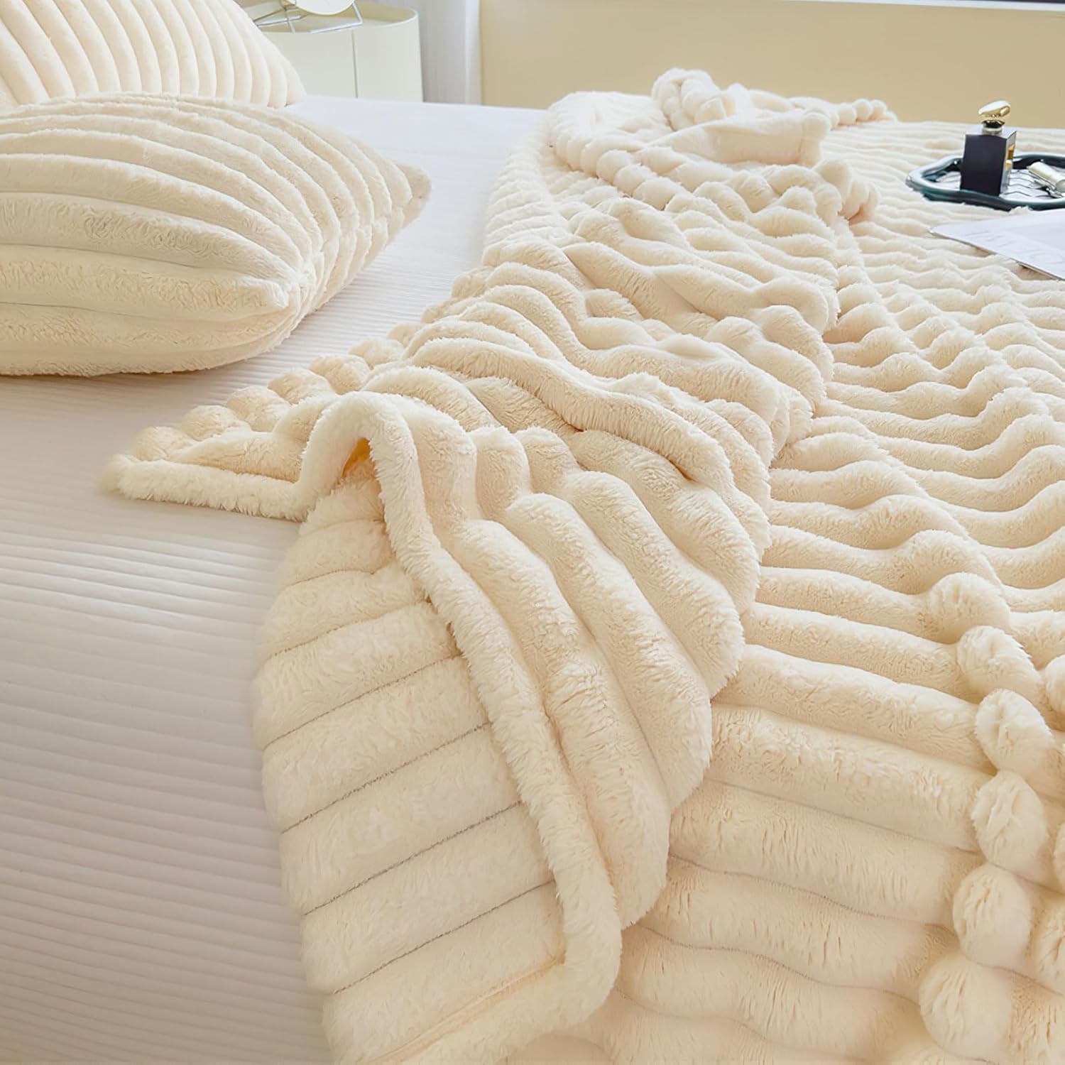 Couverture confortable 200X230 Cm - Couverture chaude et moelleuse pour lit et canapé Couverture pour mère, femme et petite amie (beige, 200X230Cm) Lits et couvertures KEAYOO