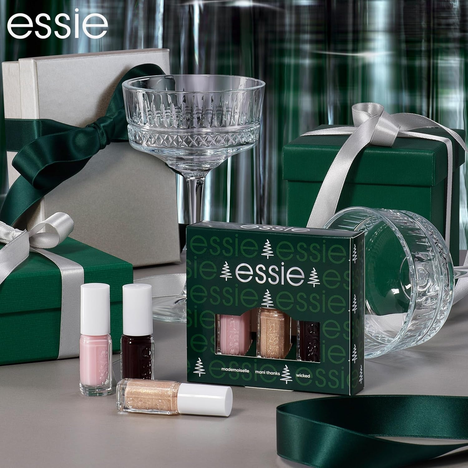 Kit Essie Mini Trio XMAS, non. 13 Mademoiselle + non. 49 Wicky + non. 570 Mani Merci, 3 x 15 ml