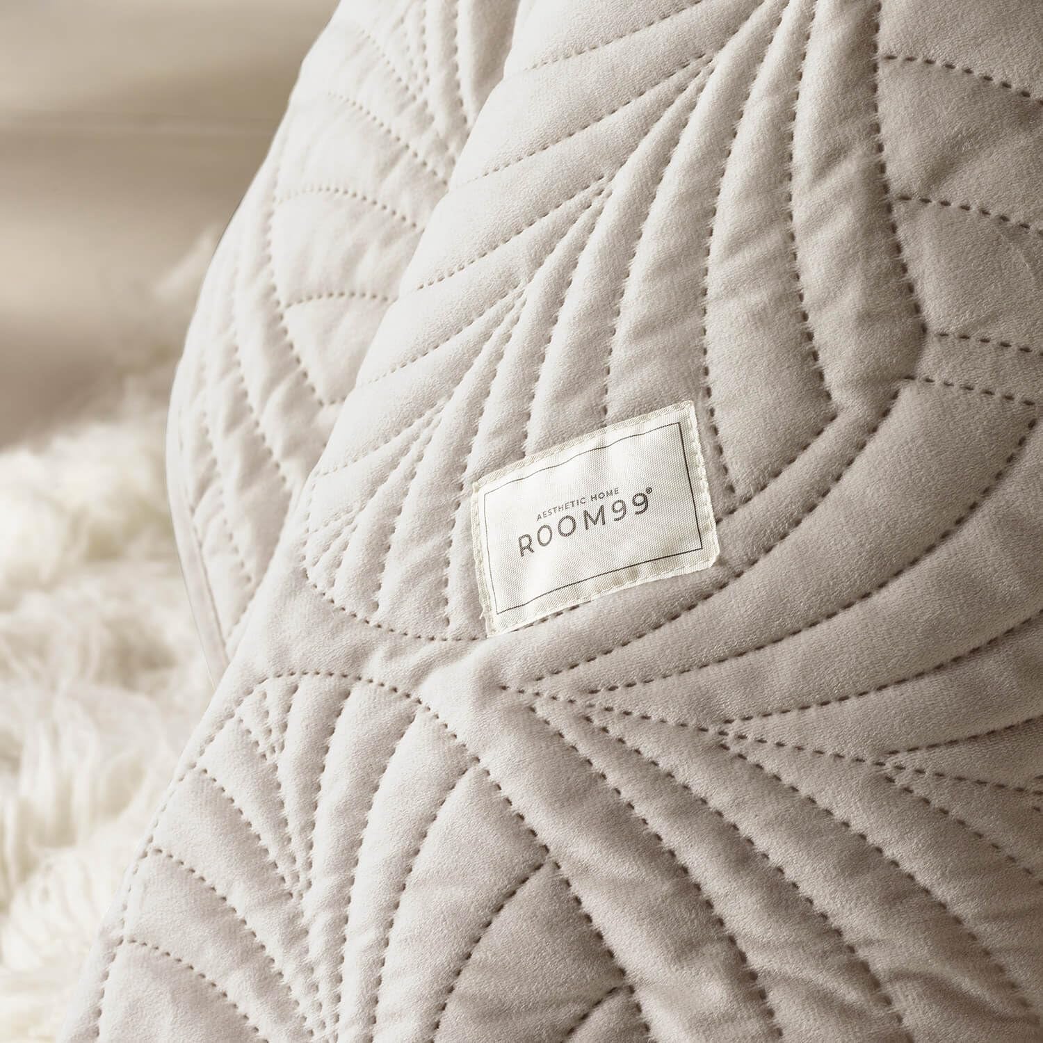 ROOM99 Feel Elegant Couvre-lit Beige 220 x 240 cm Couvre-lit polyvalent comme couvre-lit ou canapé Couverture pour lit et canapé Style couverture Idéal comme couvre-lit Velours Lits et couvertures en velours Besuche den ROOM99-Store