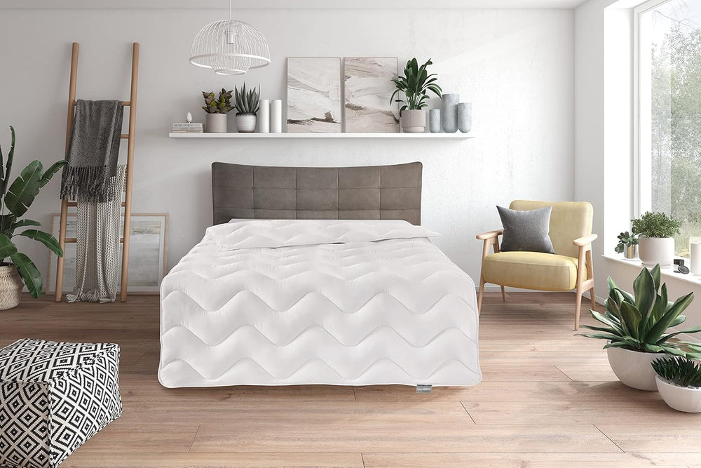 Couverture Traumnacht basic 4 saisons, Pour chaque saison, Avec housse en microfibre douce et confortable en 135 X 200 Cm, Blanc, Certifié Oeko Tex, Développé en Allemagne Couettes et couettes Naty Shop