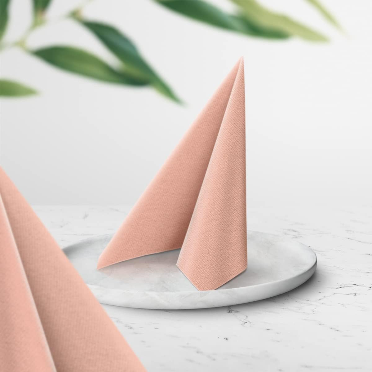 PAW - Serviettes Airlaid (40 X 40 Cm) I 50 pièces I Unicolore I Aspect tissu I Décoration de table élégante I Horeca I Pour les occasions importantes comme les mariages, les fêtes, Noël I Unicolore : Rose