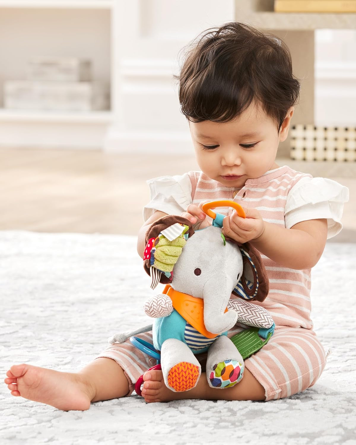 Skip Hop Bandana Buddies Jouet d'activité, Peluche pour bébés et enfants, Multicolore, Elephant Baby Toys Naty Shop
