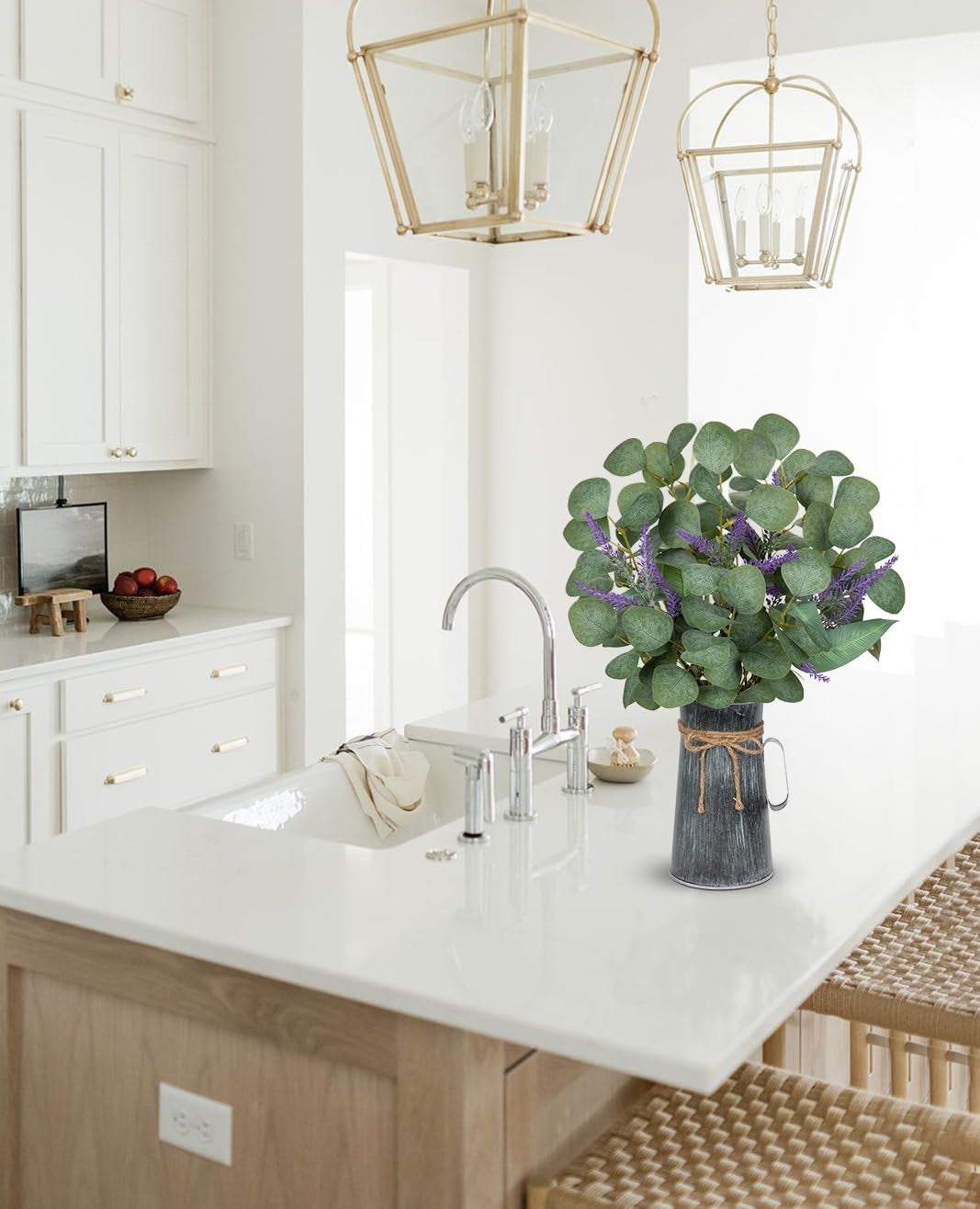 Hollyone Kunstpflanze Eukalyptus in Rustikalen Metall Vase, 45Cm Zimmerpflanzen Künstliche Eukalyptus Mit Lavendel Dekopflanzen Für Bauernhof Haus Hochzeit Tisch Centerpiece Deko